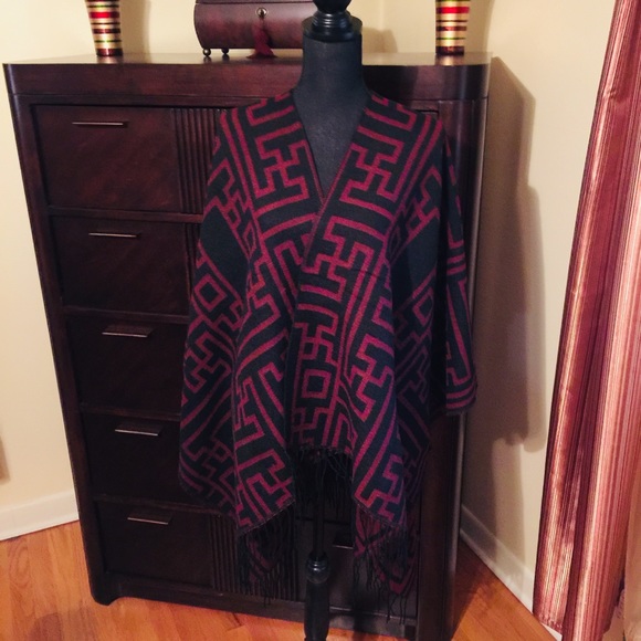 Accessories - Shawl - Red & Black NWT